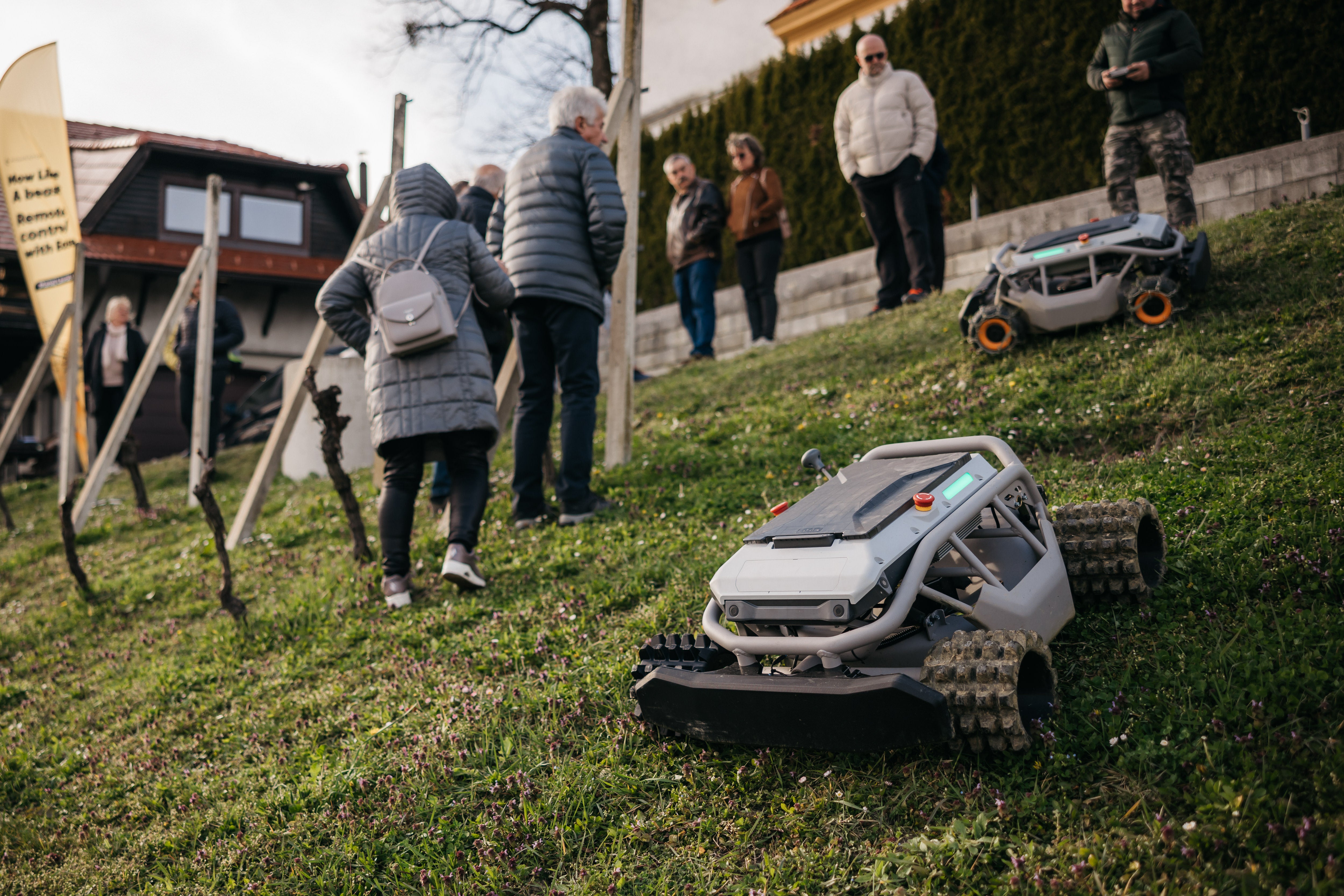 Mowrator S1 - 4WD 18Ah (with Off-road Wheels)