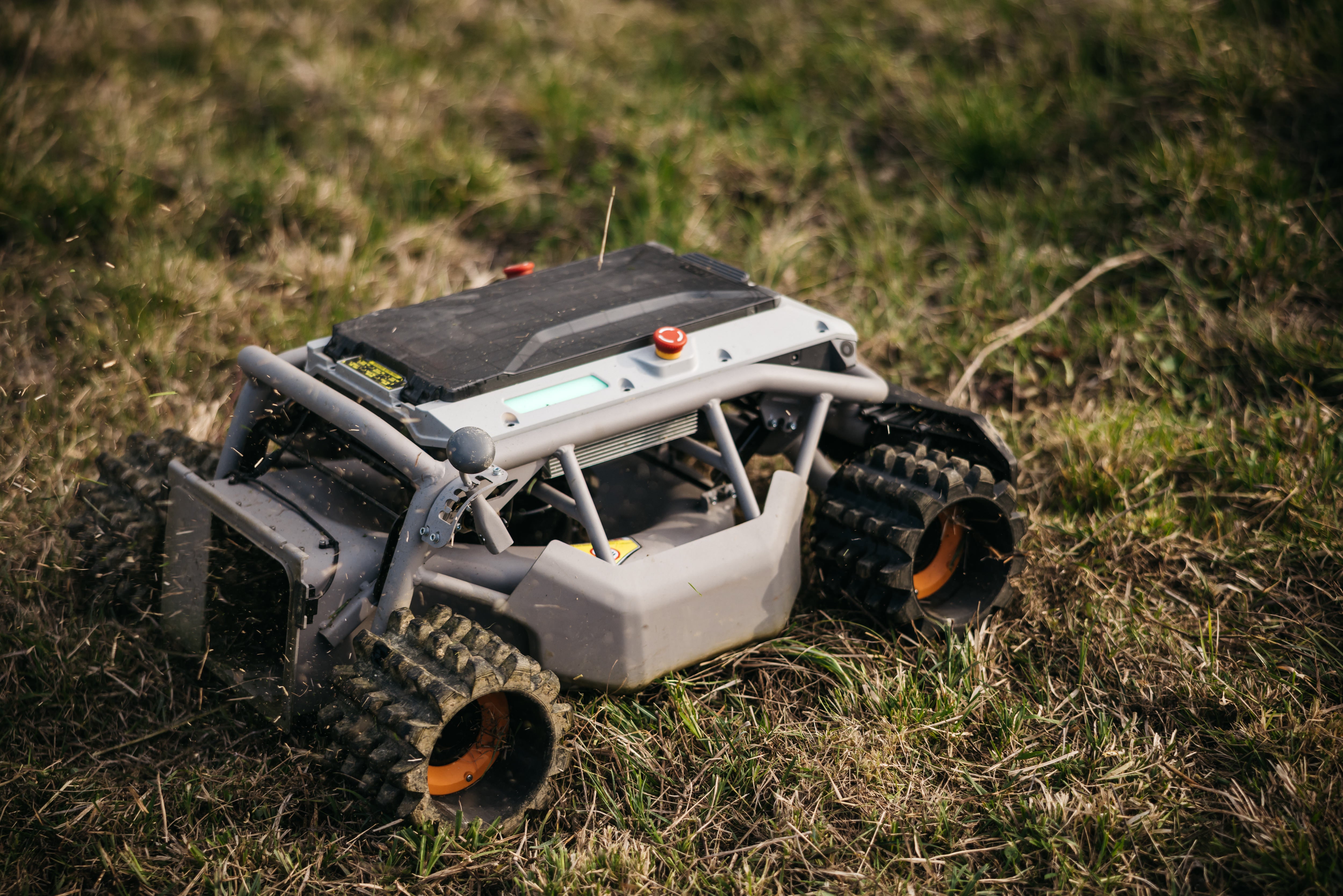 Mowrator S1 - 4WD 18Ah (with Off-road Wheels)