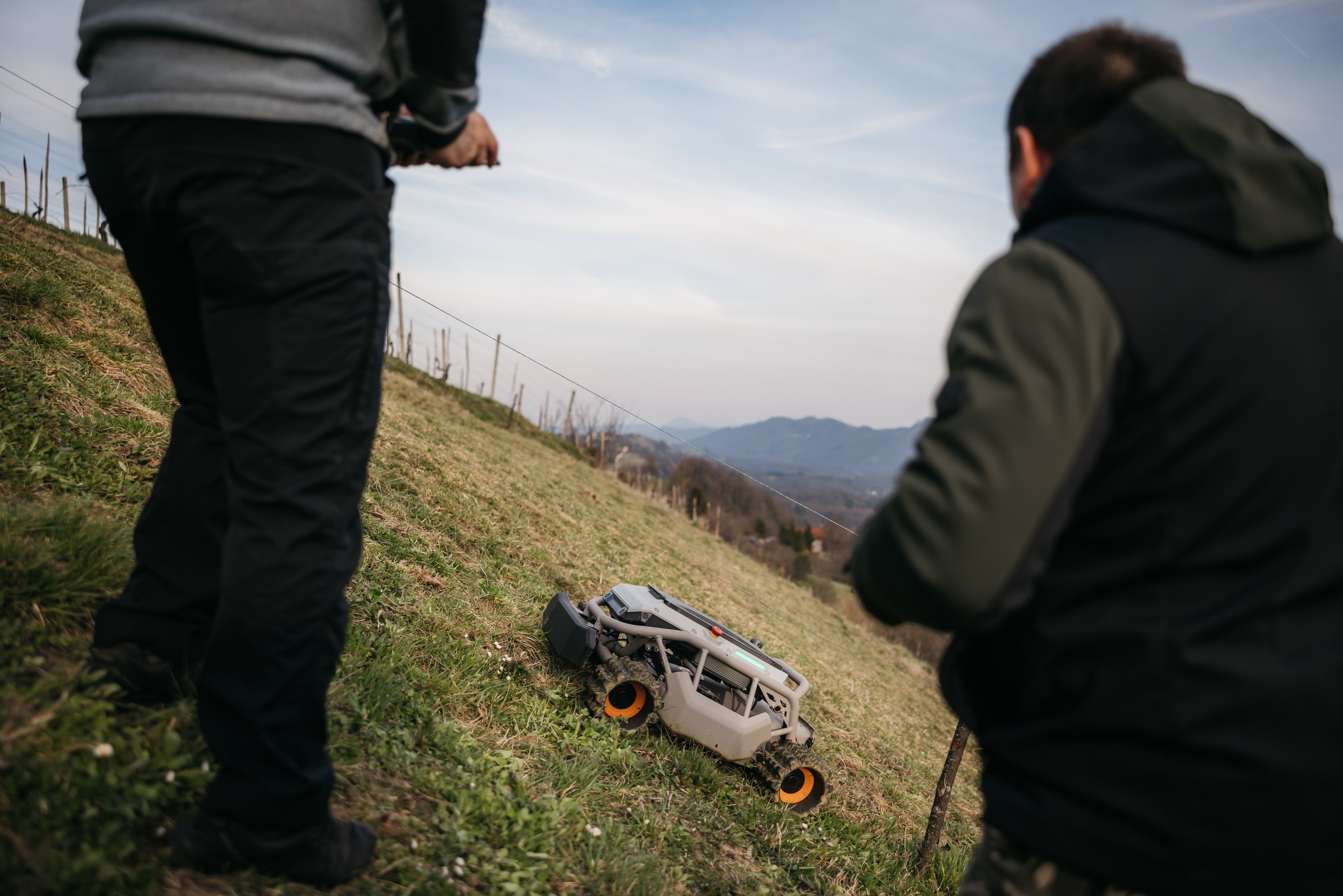 Mowrator S1 - 4WD 18Ah (with Off-road Wheels)