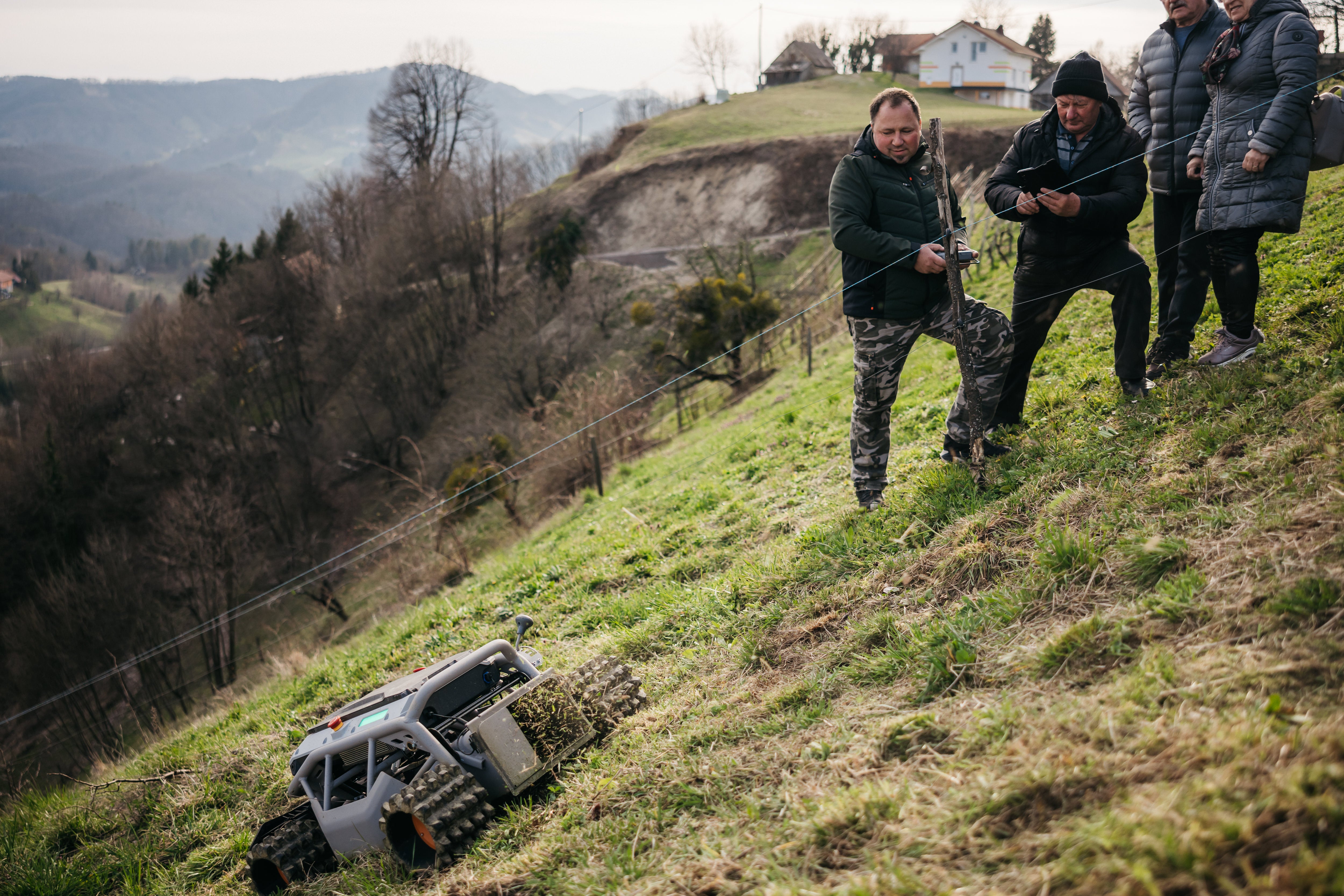 Mowrator S1 – 4WD 12Ah (mit Offroad-Rädern)