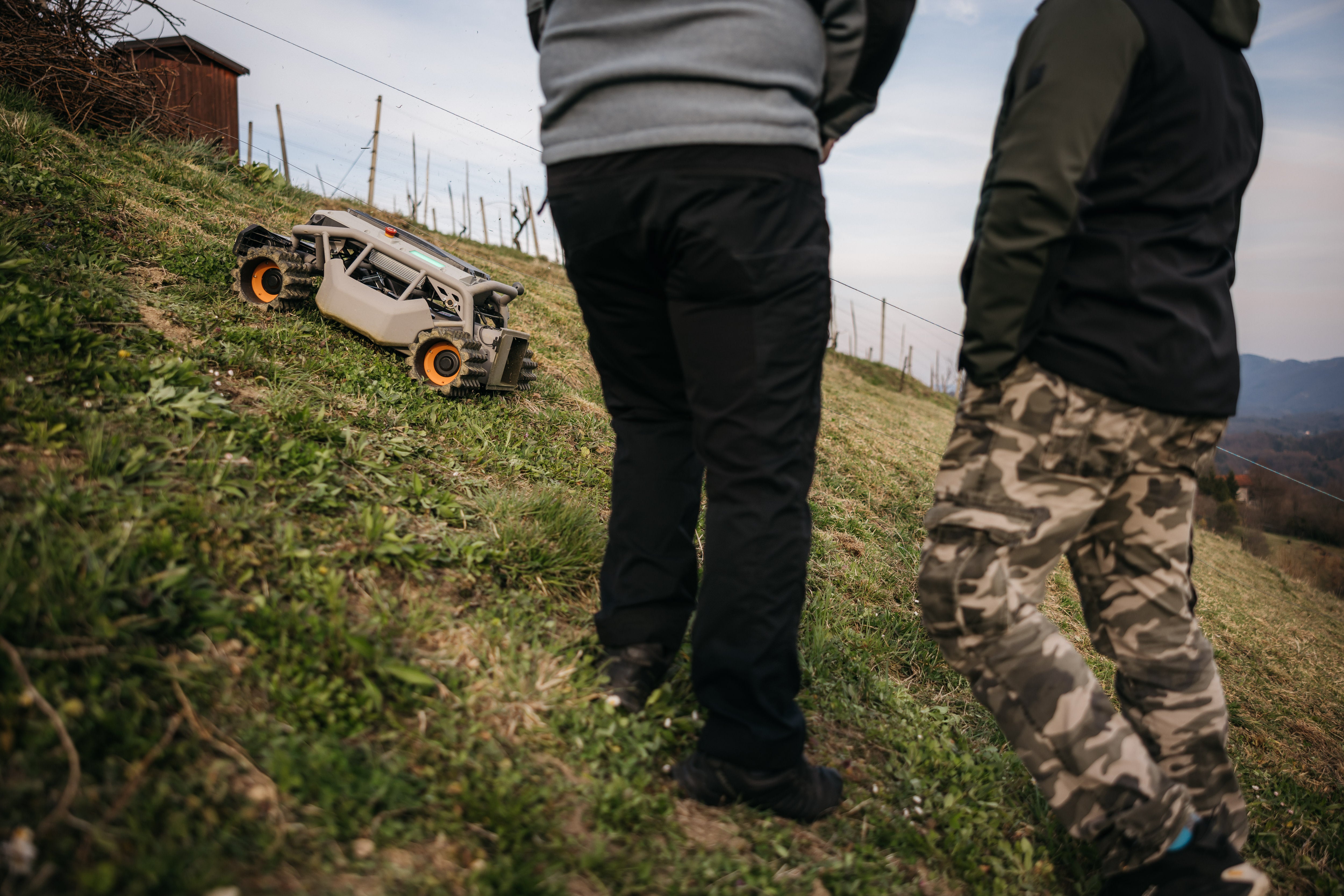 Mowrator S1 - 4WD 12Ah (mit Ketten)