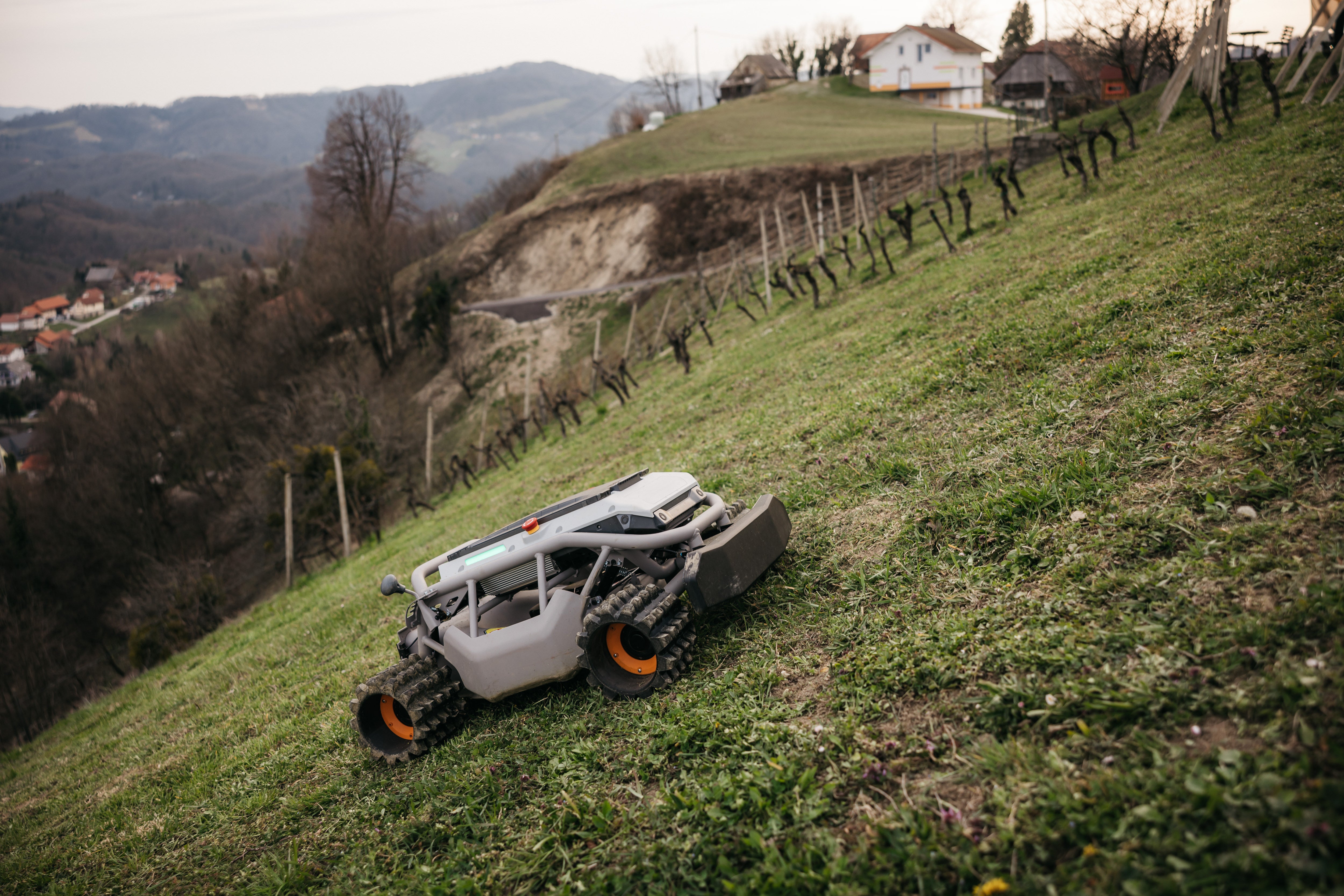 Mowrator S1 – 4WD 12Ah (mit Offroad-Rädern)