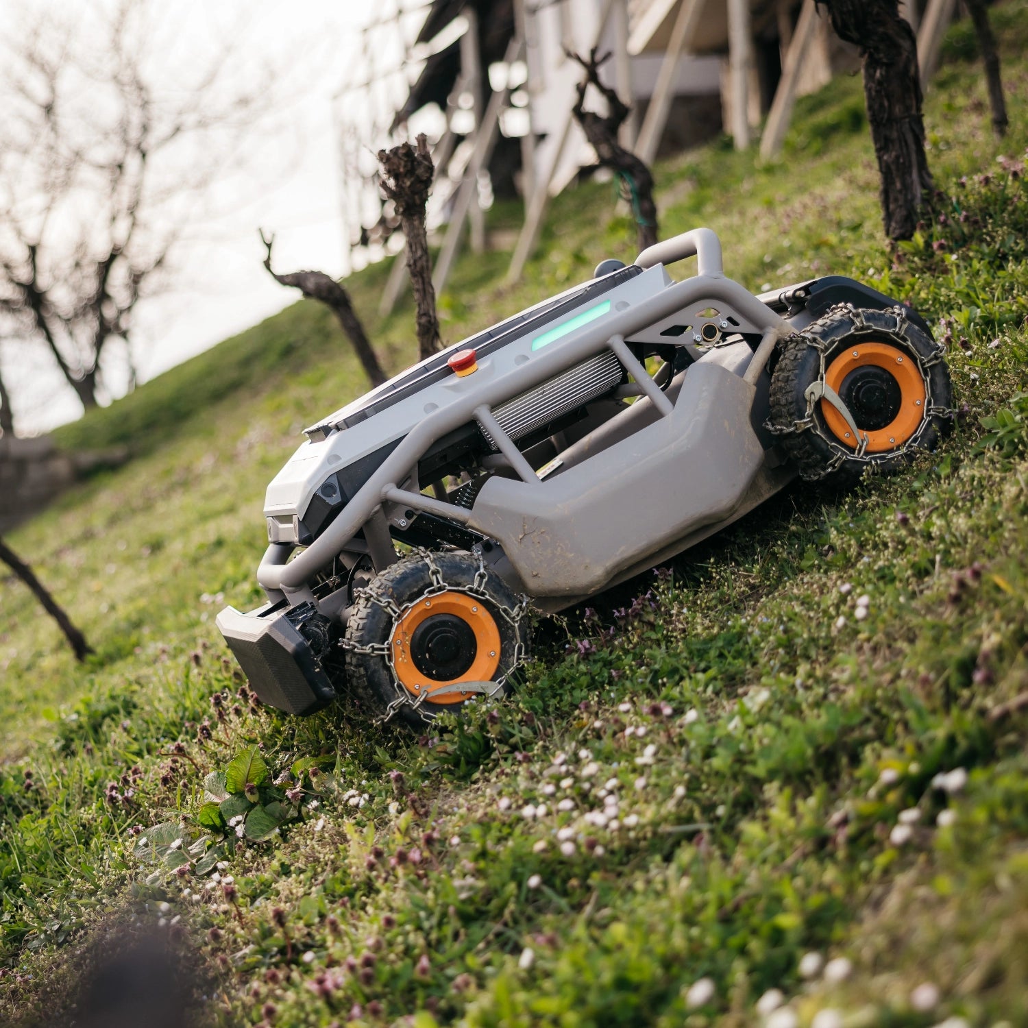 Mowrator S1 - 4WD 18Ah (with Chains)