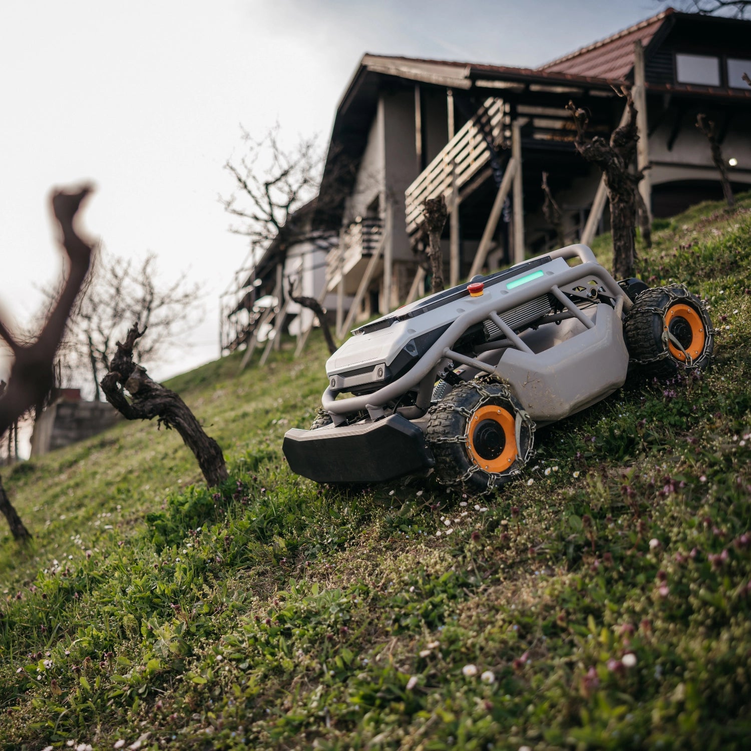 Mowrator S1 - 4WD, 18 Ah (z verigami)