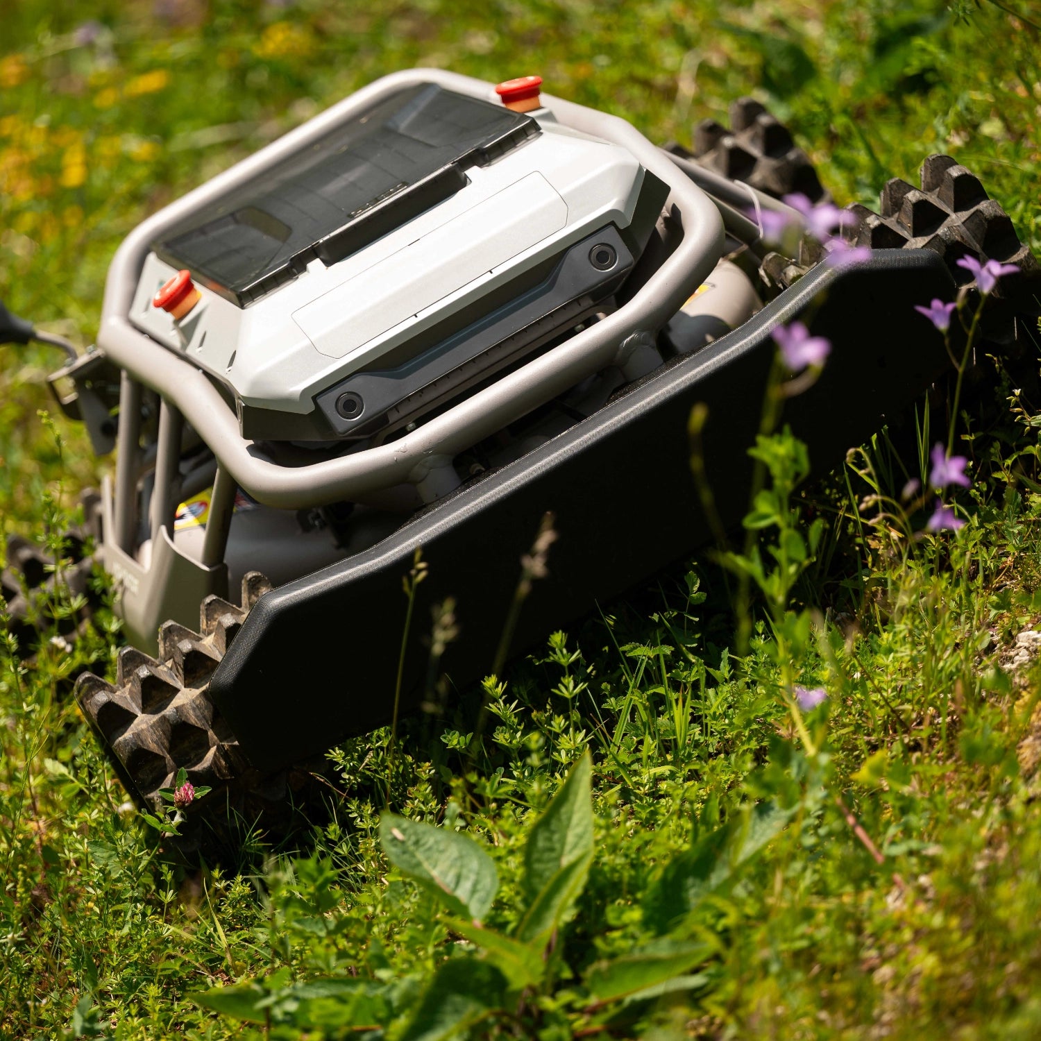 Mowrator S1 - 4WD 12Ah (with Off-road Wheels)