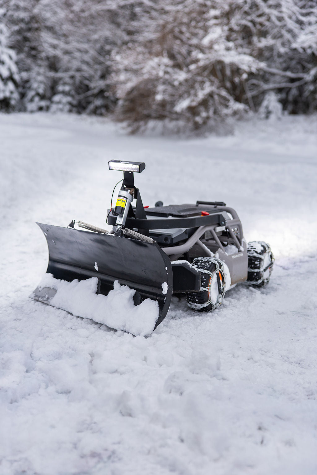 Mowrator S1 - 4WD 12Ah (mit Ketten)