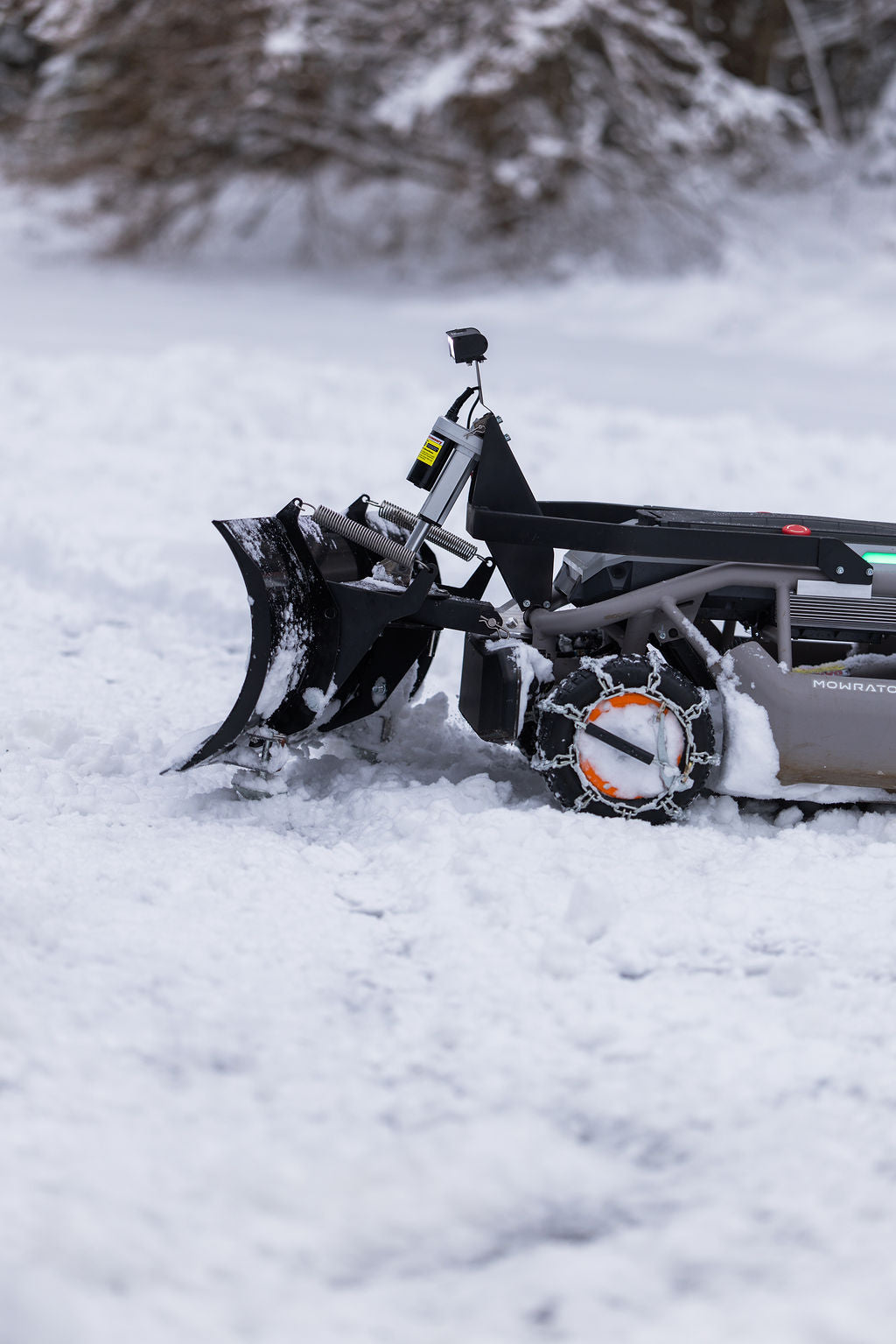 Mowrator S1 - 4WD, 18 Ah (z verigami)