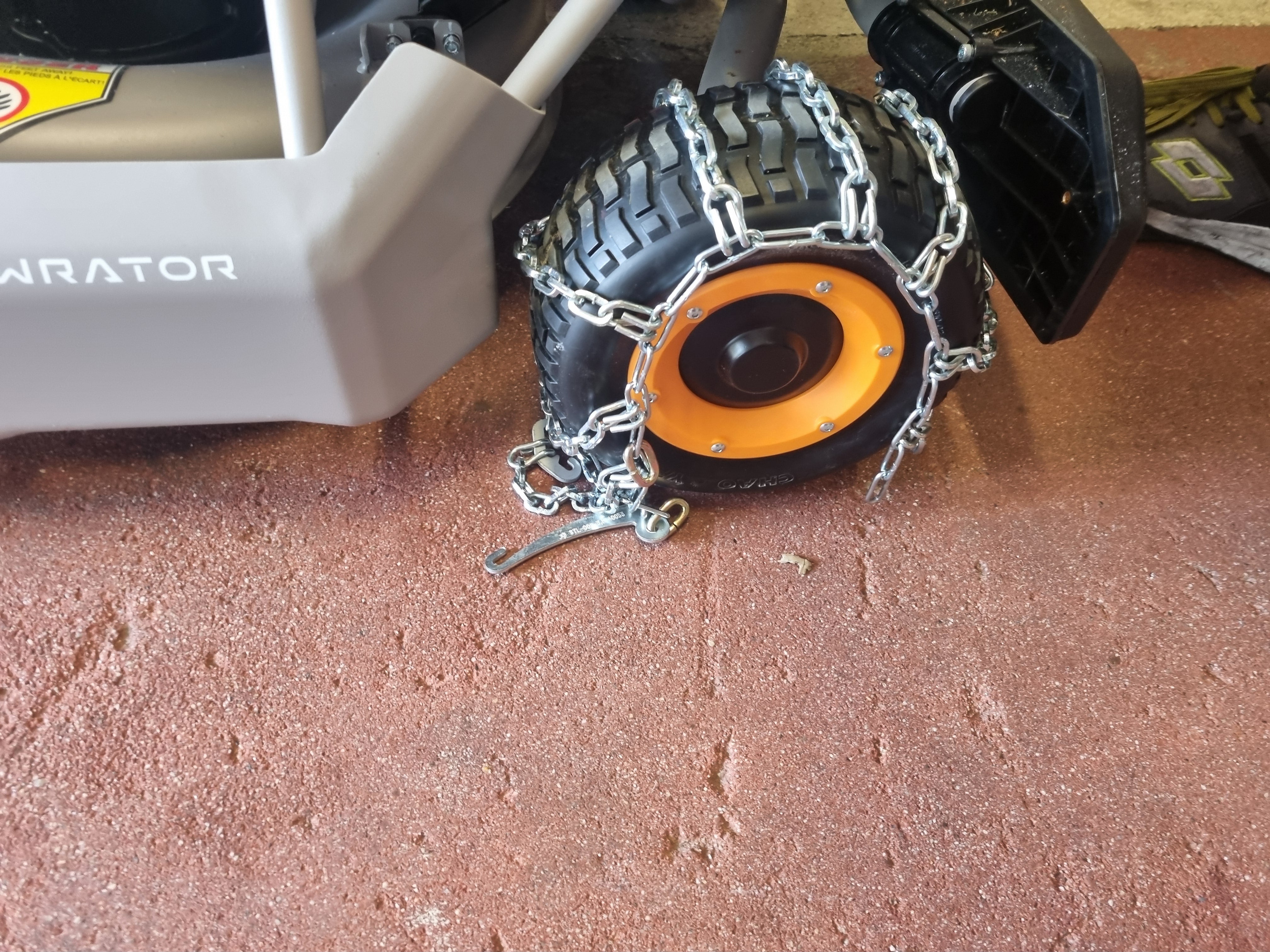 Mowrator S1 - 4WD 12Ah (mit Ketten)