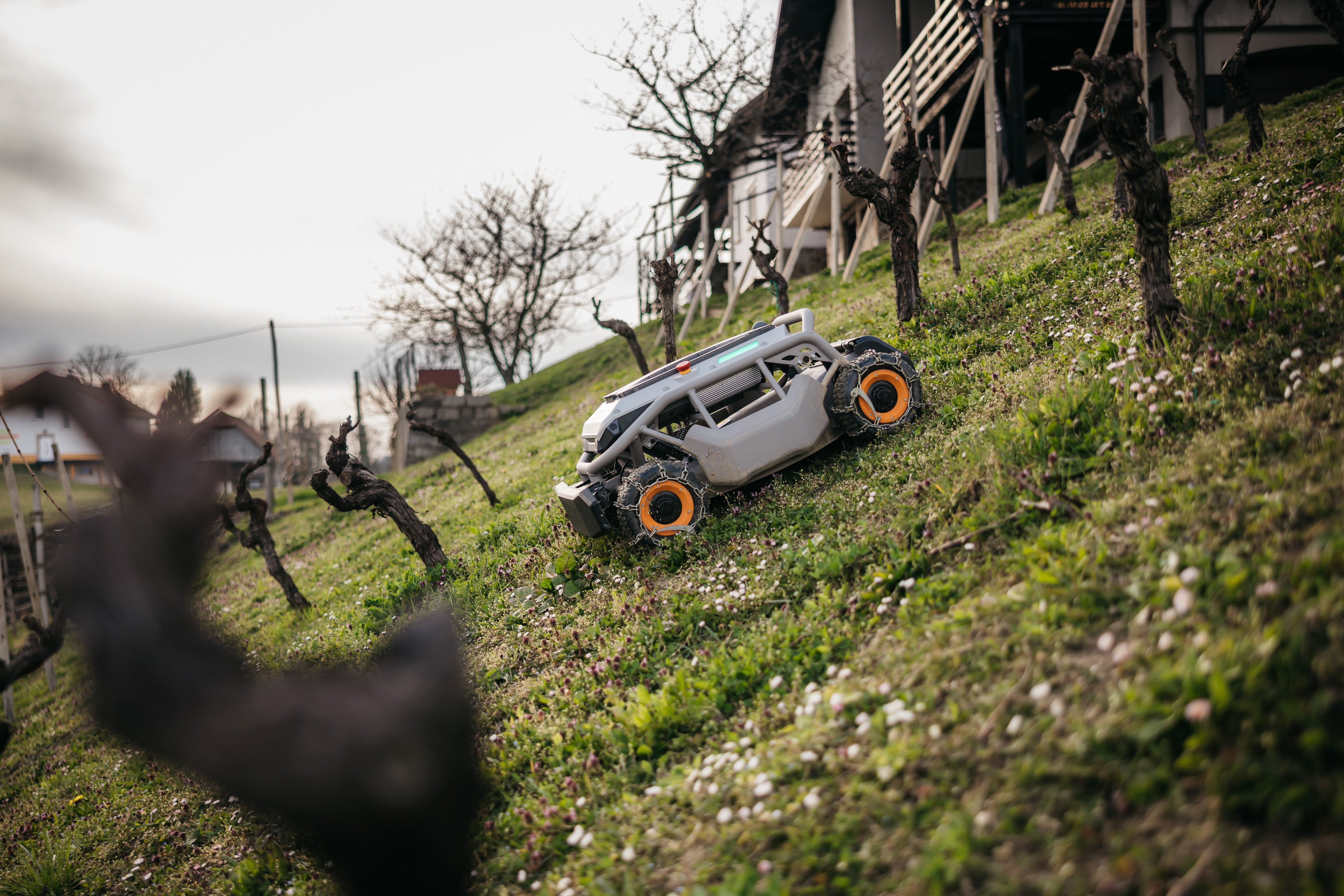 Mowrator S1 - 4WD 12Ah (mit Ketten)