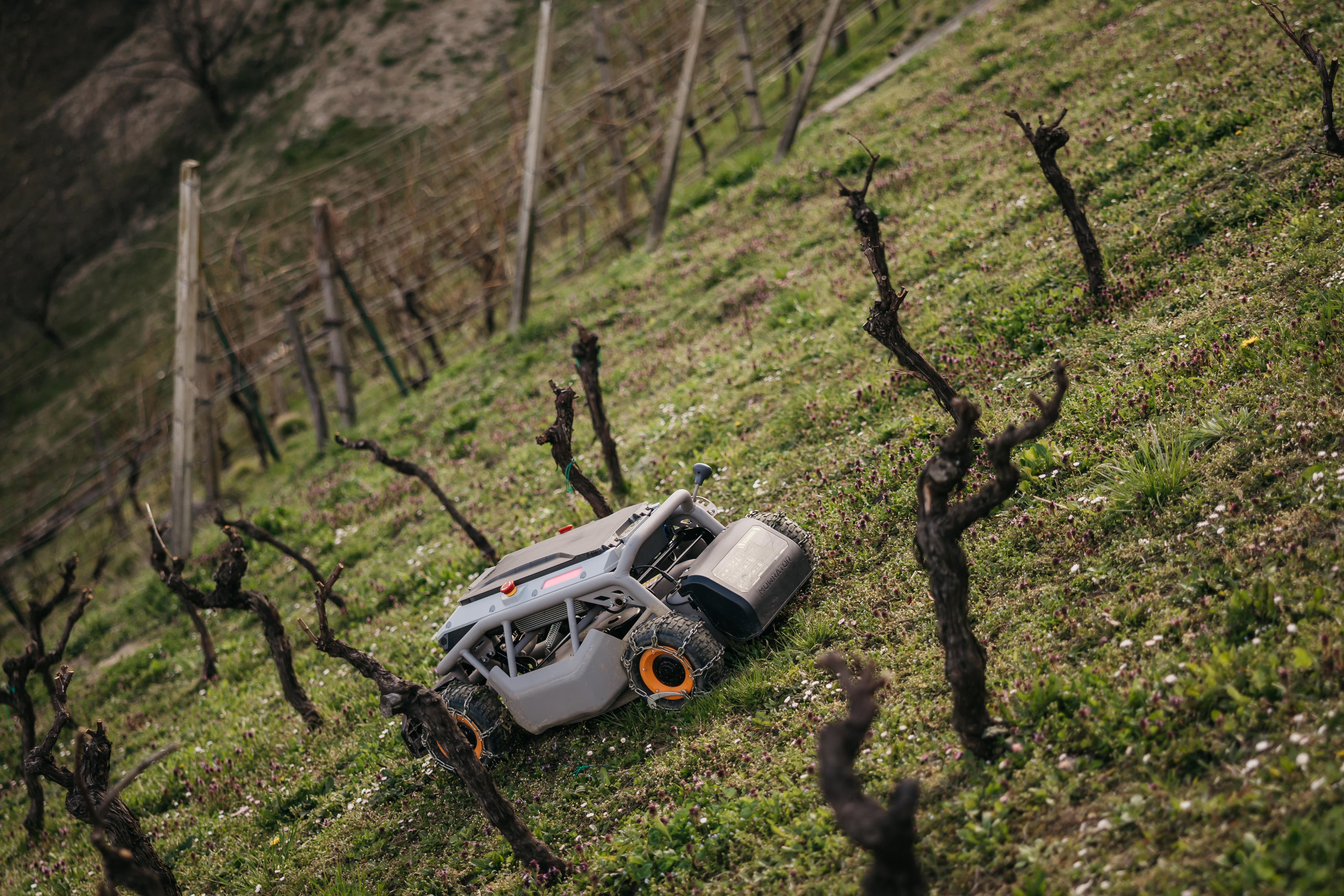 Mowrator S1 - 4WD 12Ah (mit Ketten)