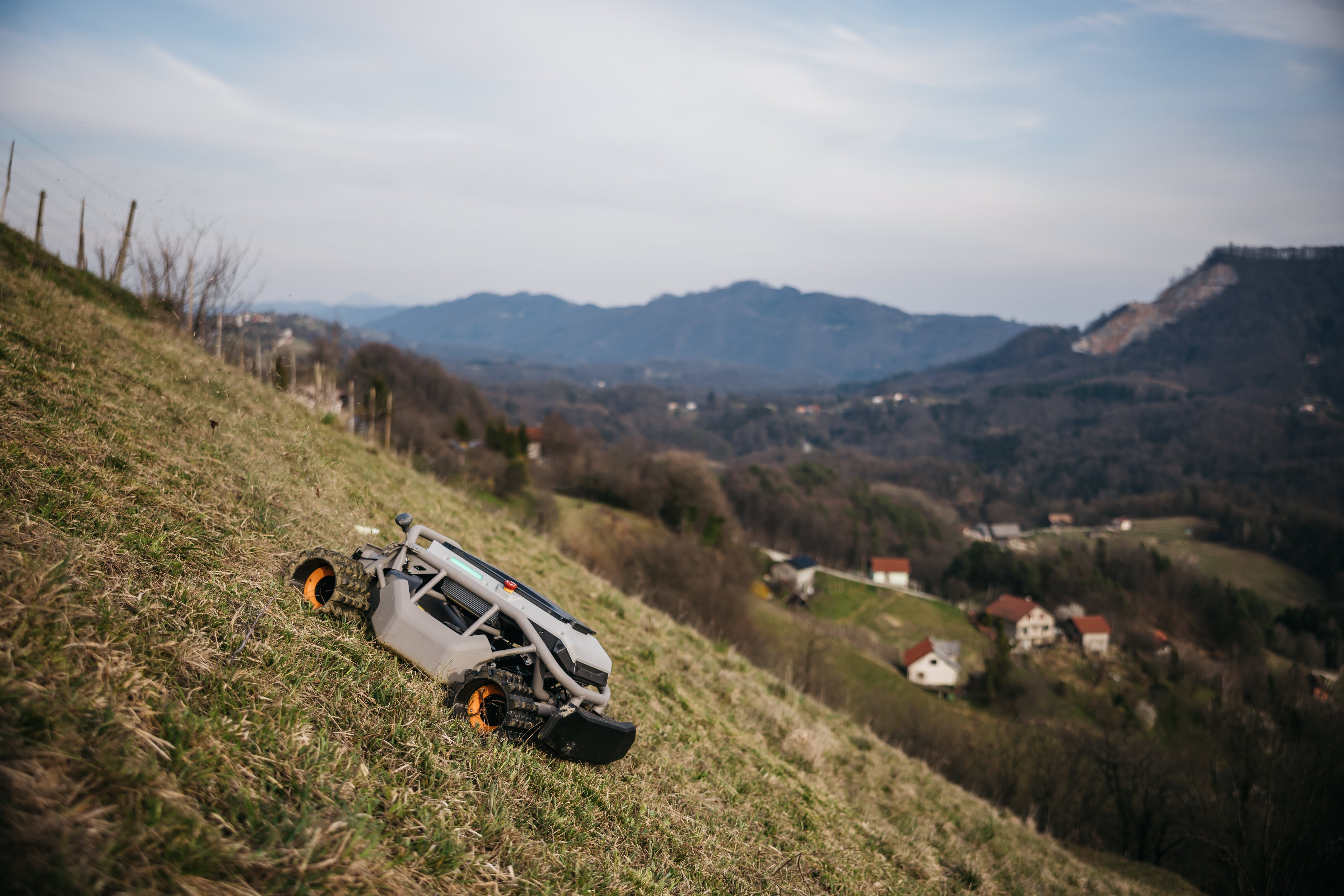 Mowrator S1 – 4WD 12Ah (mit Offroad-Rädern)