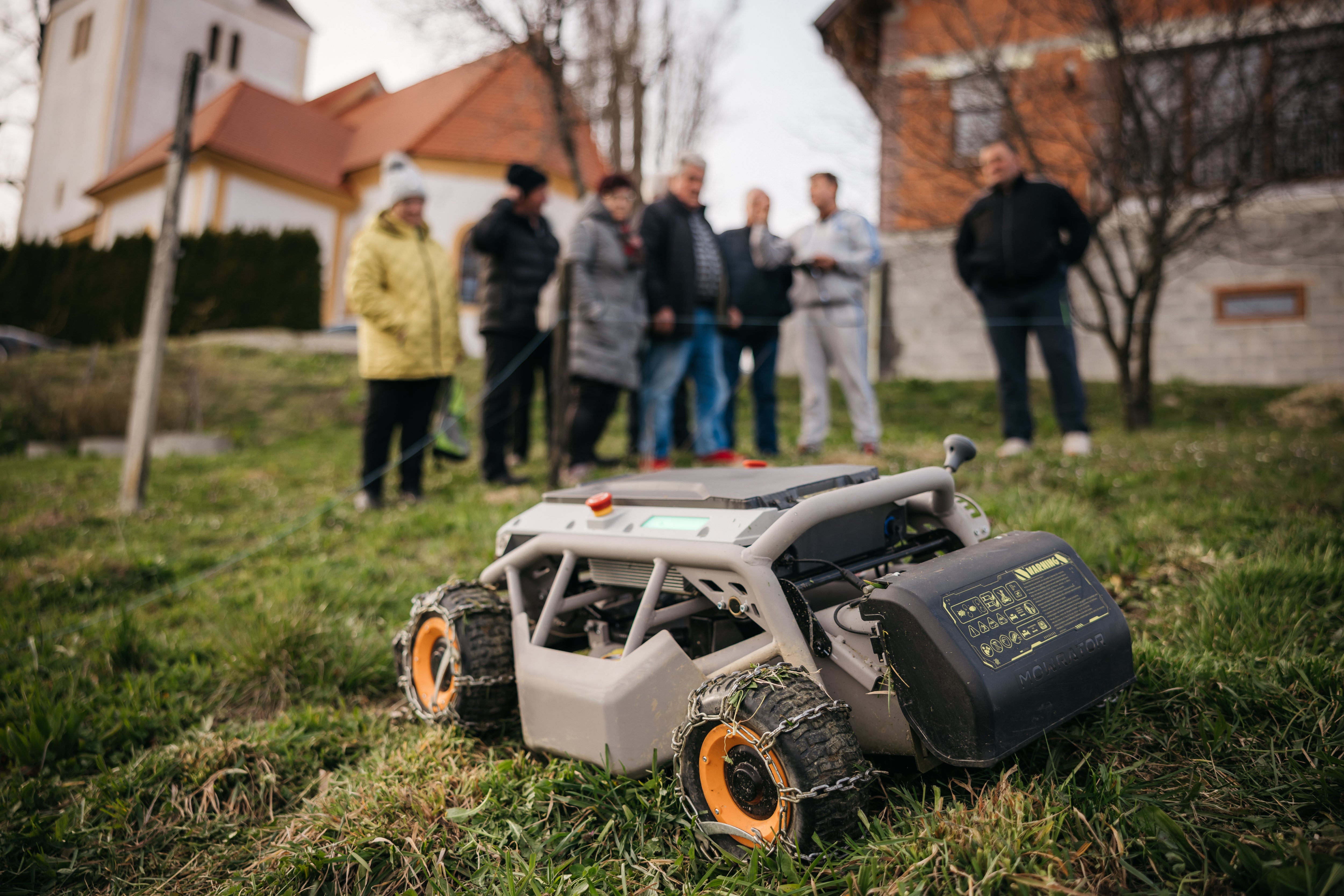 Mowrator S1 - 4WD 12Ah (mit Ketten)