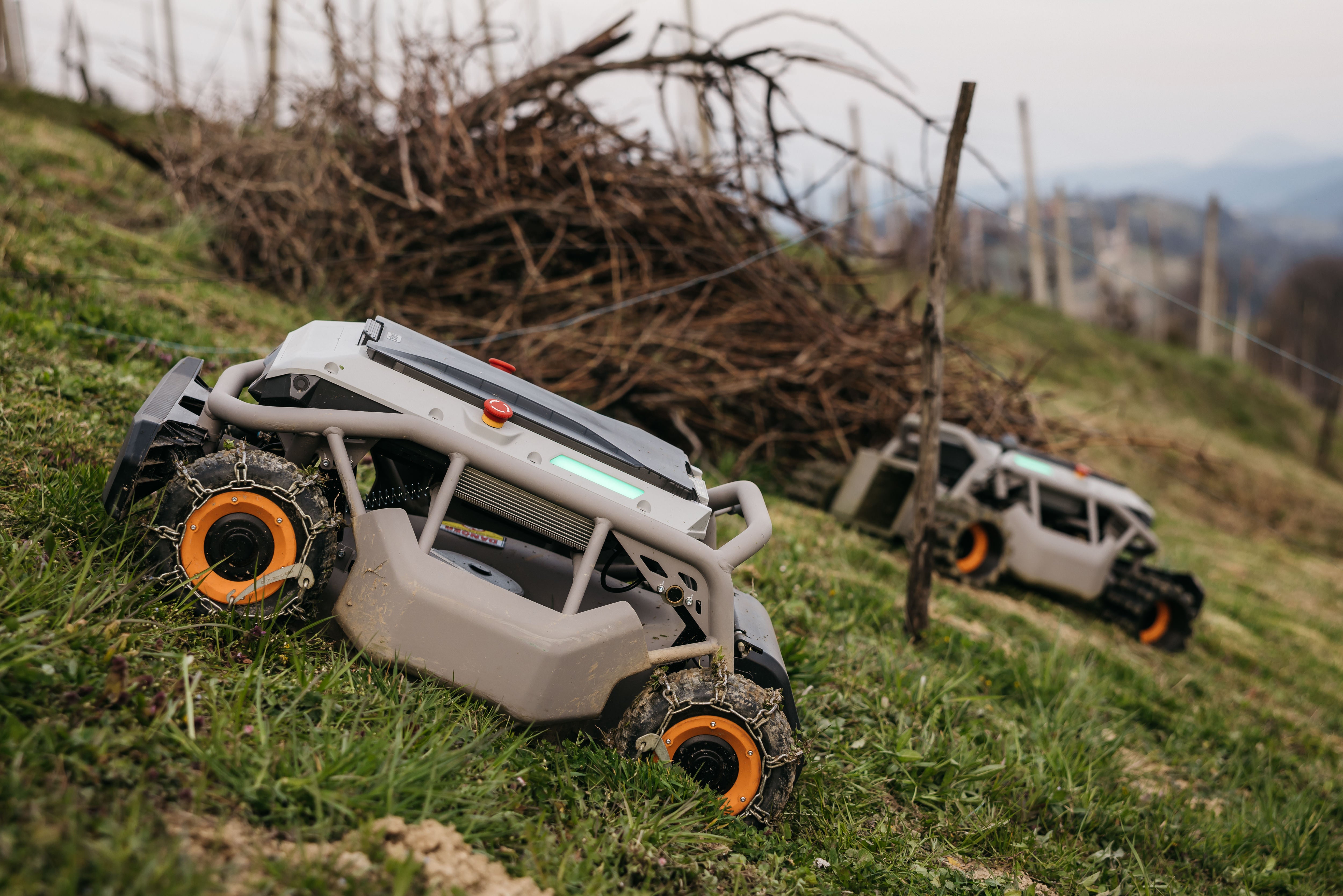 Mowrator S1 - 4WD 12Ah (mit Ketten)