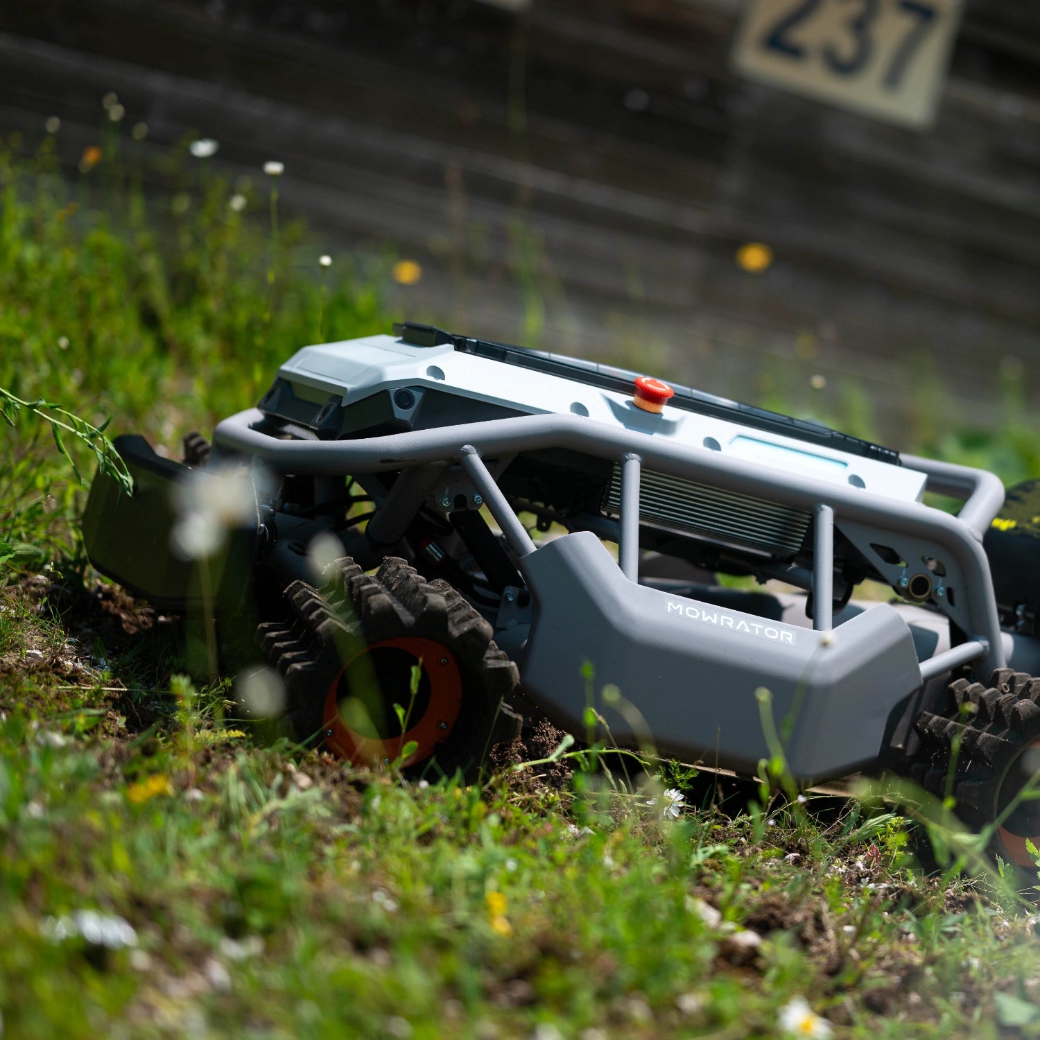 Mowrator S1 - 4WD 12Ah (with Off-road Wheels)